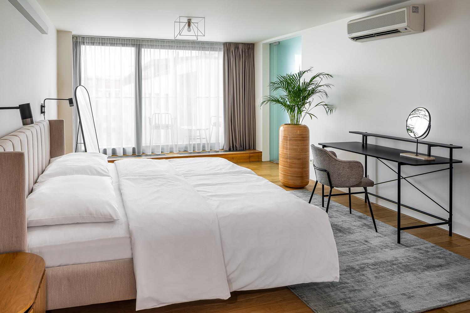 Empirent Karlin Aparthotel 4*